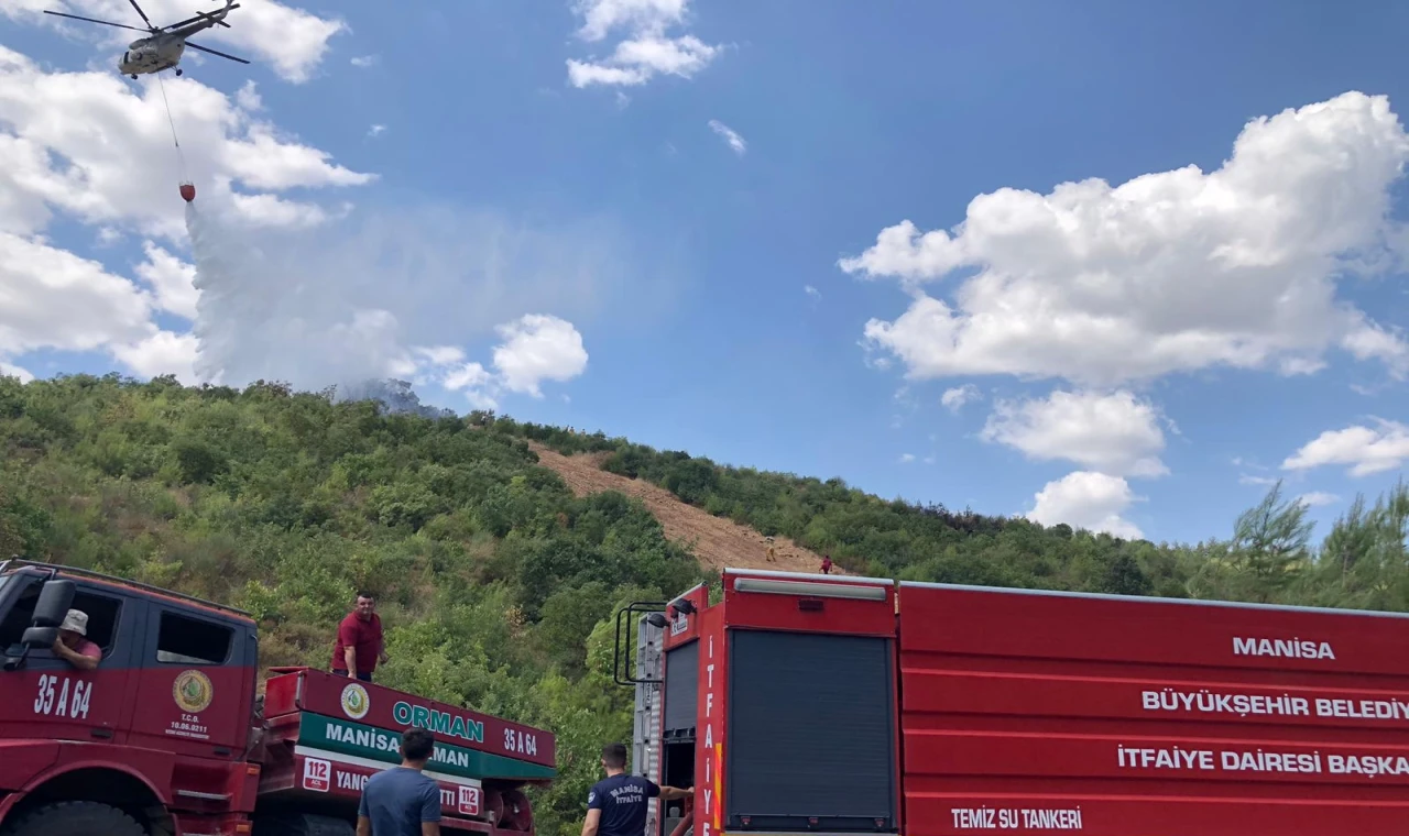 Manisa’da ormanlık alanda çıkan yangın söndürüldü 