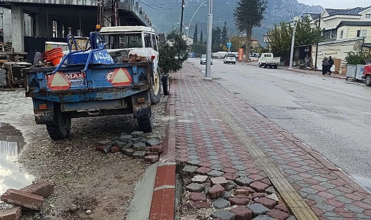 Kemer’de altyapı çalışmaları sürüyor